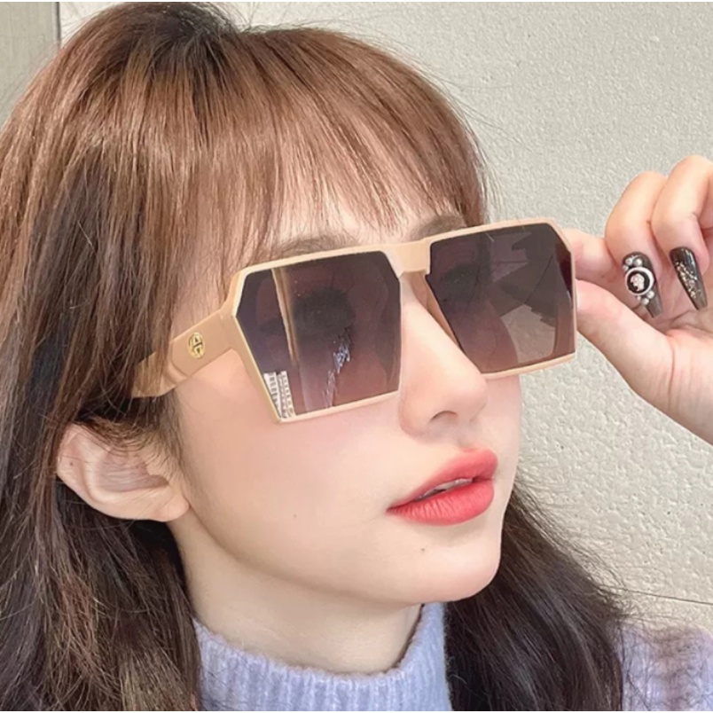 (KIQI-FASHION) COD Kính Mát Gọng Vuông Oversize Chống Tia UV Thiết Kế Đơn Giản Thời Trang Cho Nữ