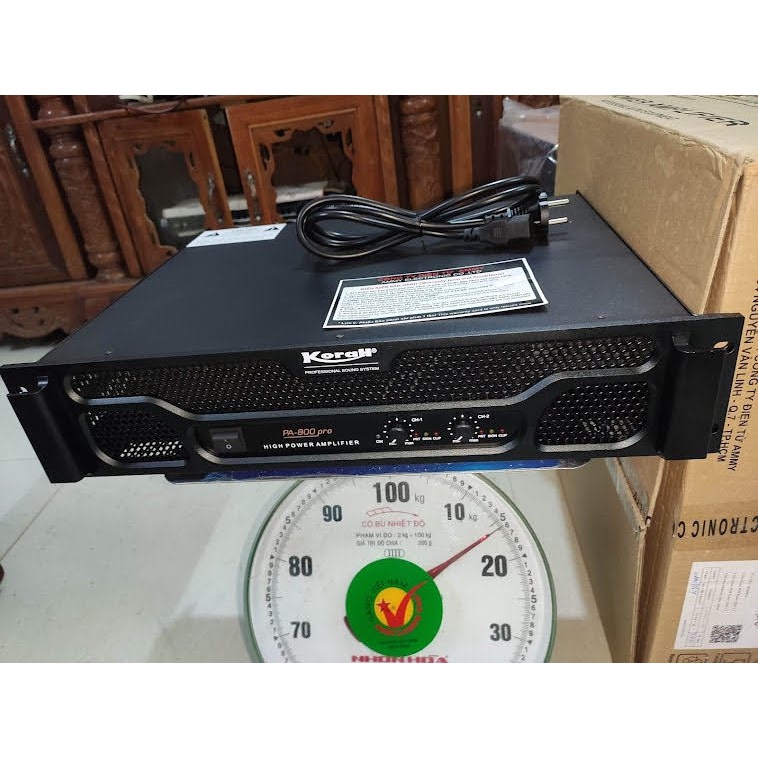 Đẩy công suất Hãng KORAH, Model PA 800 Pro, 36 sò, 2400w, main xanh ,linh kiện cao cấp, 36 sò Japan, nguồn xuyến đồng.