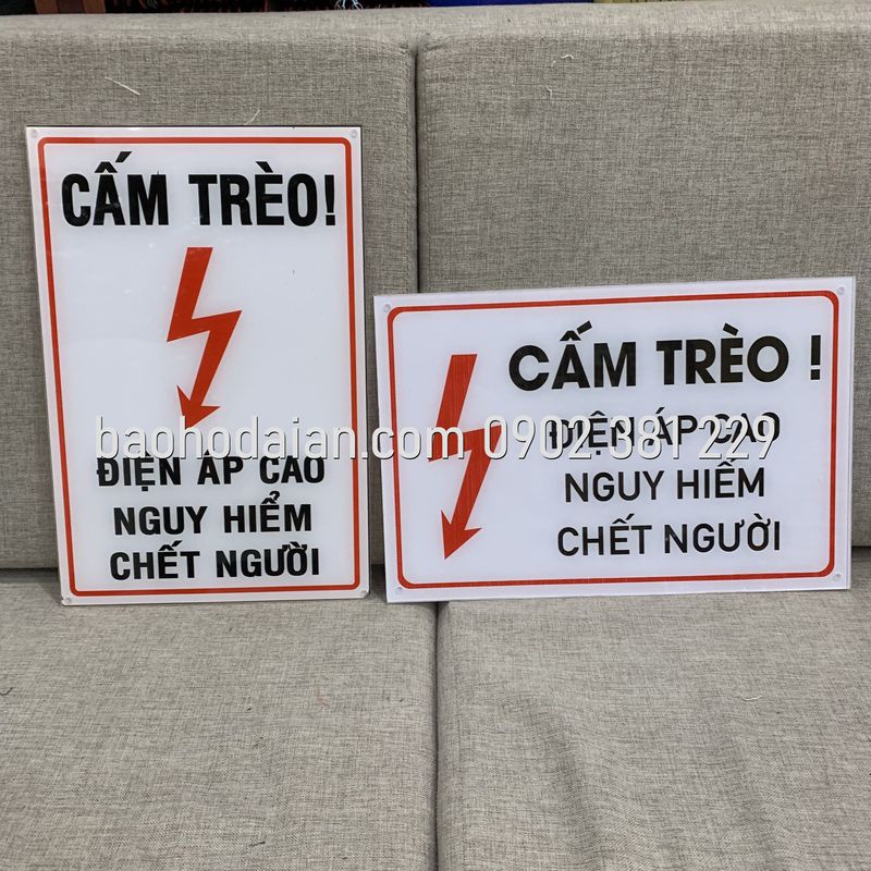Cấm trèo! Điện áp cao nguy hiểm chết người (mica 24 x 36cm)