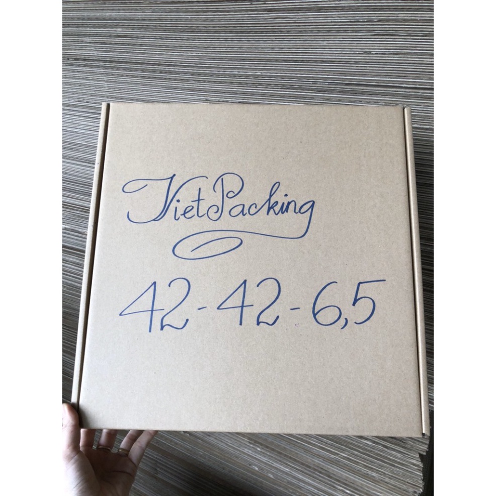 42x42x6,5 - 10 hộp carton nắp gài hông thời trang siêu tiện lợi S207