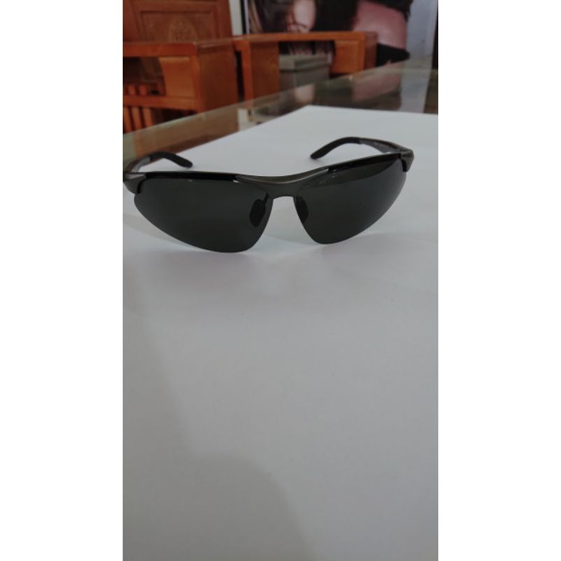 kính thể thao police mắt polarized của Italy P2197