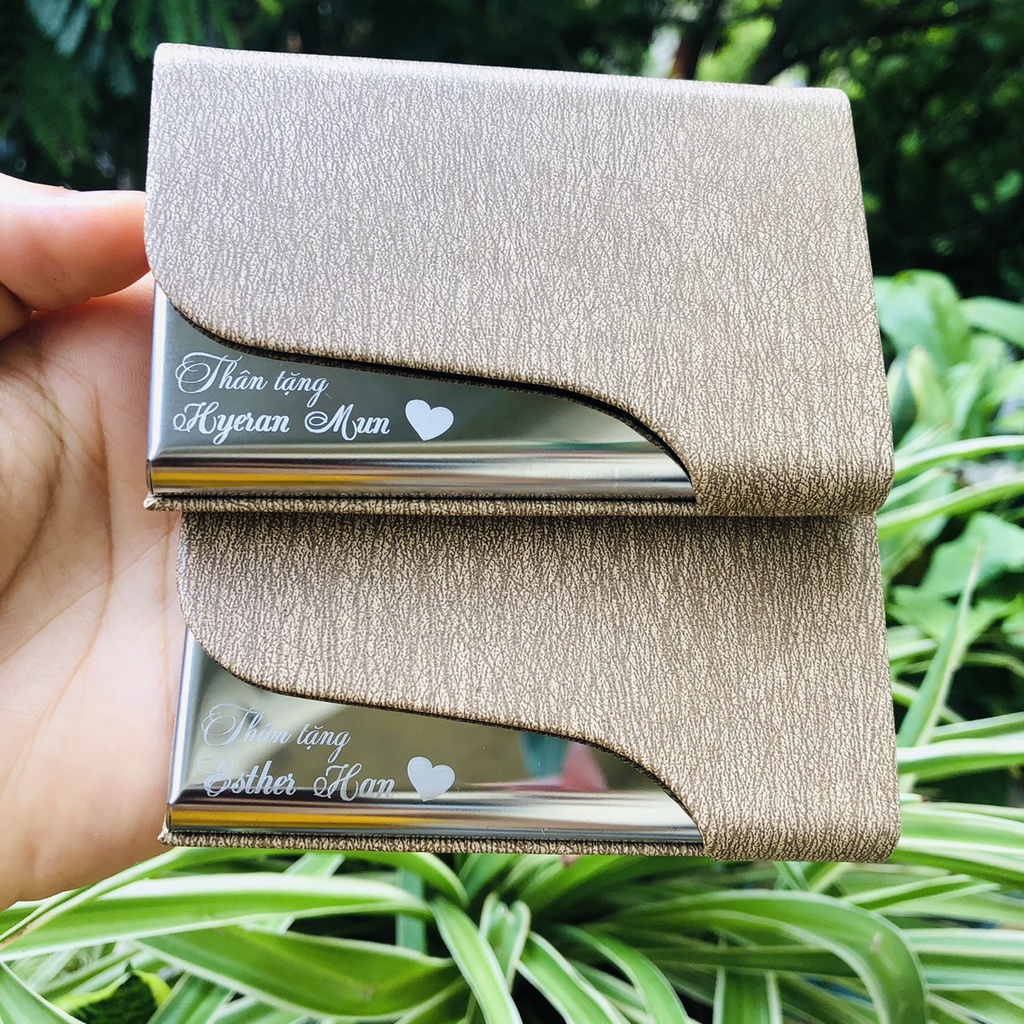 Mẫu Ví Đựng Danh Thiếp Khắc Tên Và Logo Theo Yêu Cầu Của Khách.