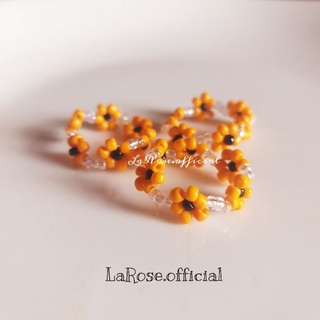 Nhẫn hoa daisy hạt cườm xinh xắn