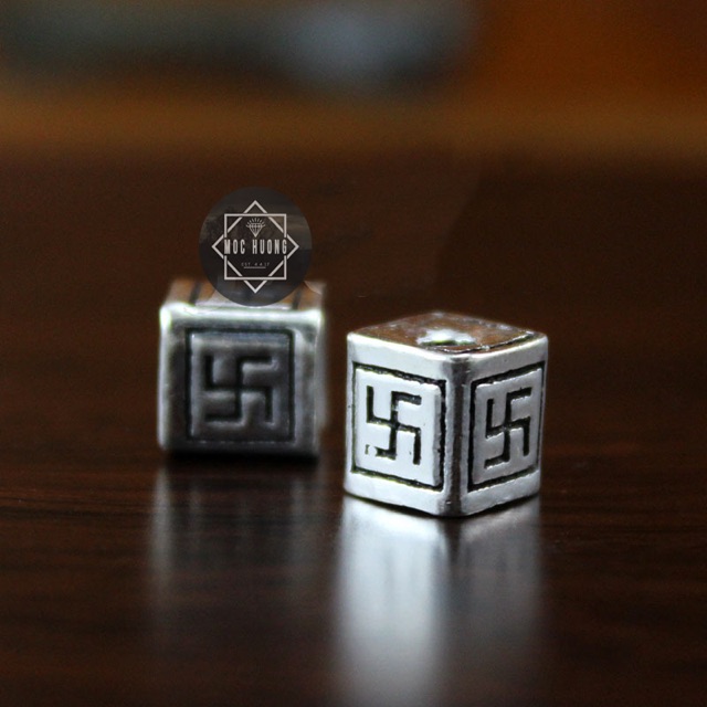 Charm bạc vuông chữ vạn - MH220