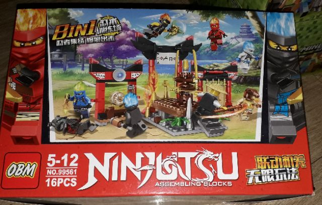 Lắp ráp 1 hộp LegoNinjutsu 99561 có trên 40 chi tiết bằng nhựa ABS