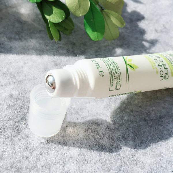 Lăn Dưỡng Mắt Simple Kind To Skin Revitalising Eye Roll-On 15ml | BigBuy360 - bigbuy360.vn