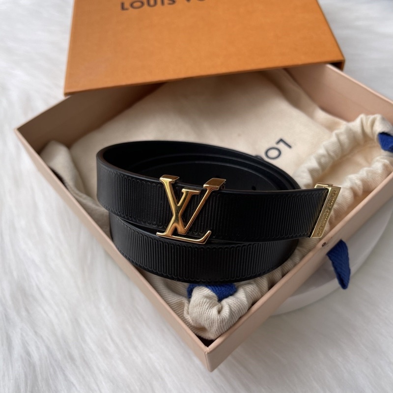 Thắt lưng Lv màu đen size 7520