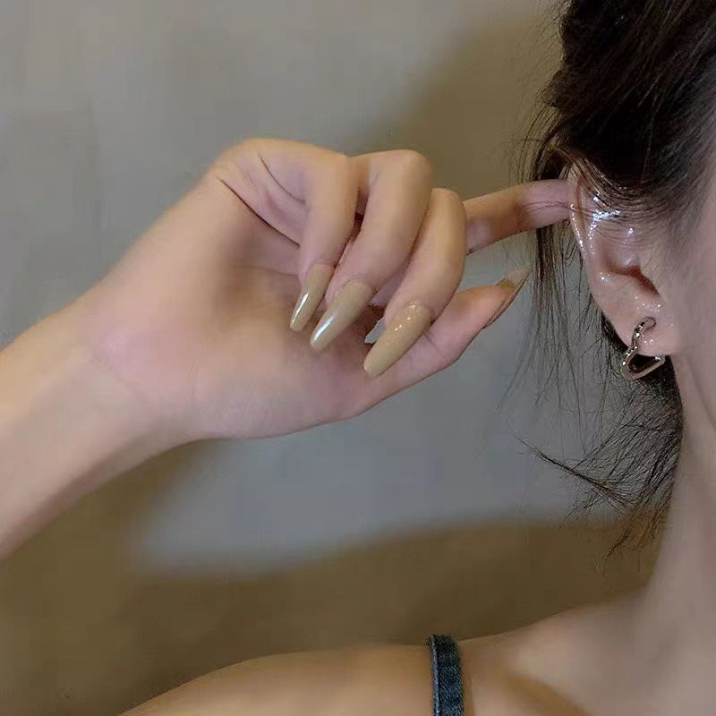 Khuyên tai hình trái tim kiểu dáng thời trang cho nữ