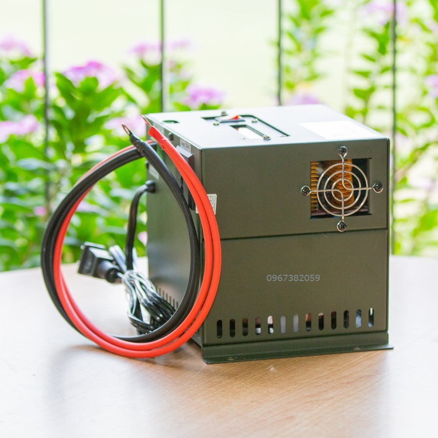 Máy kích điện 12V lên 220V sóng Sine tinh khiết chuẩn hàng NHẬT BẢN 1500VA/850W kiêm sạc bình ắc quy tự ngắt