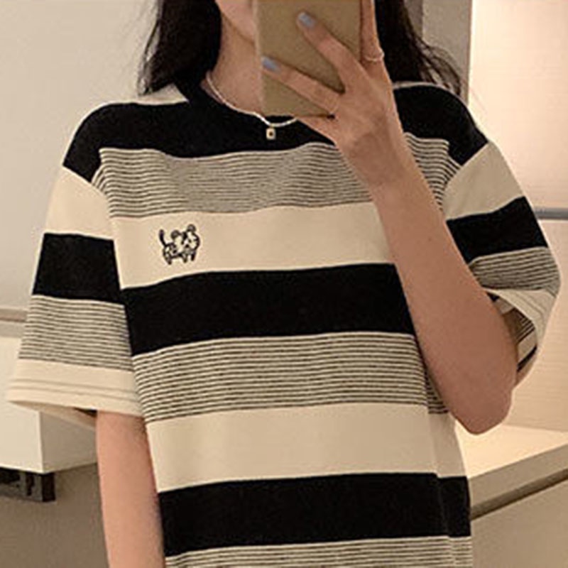 Đầm IELGY mỏng dáng rộng xẻ tà hoạ tiết kẻ sọc cổ điển cho nữ