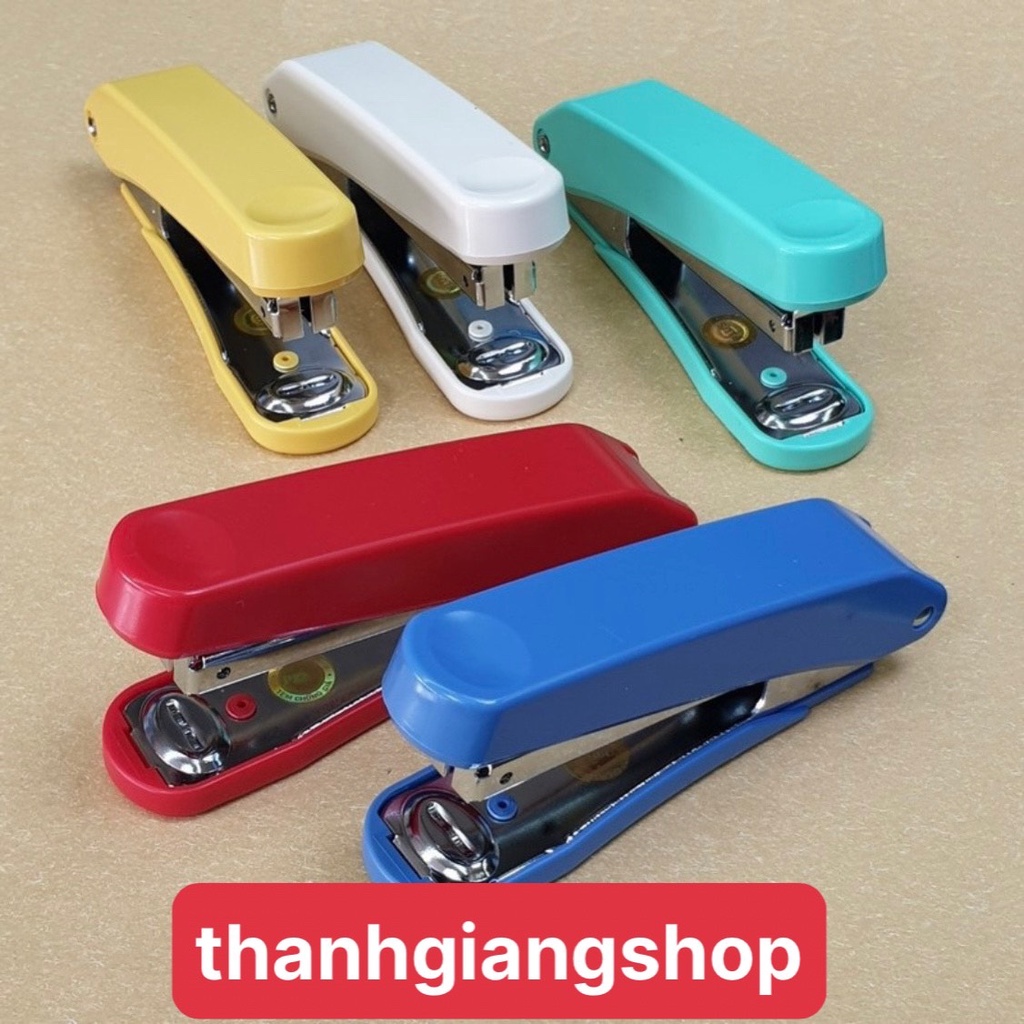 Dập ghim Plus 10E kèm 2 hộp ghim