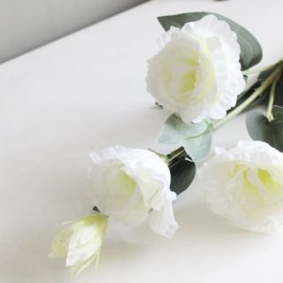 Hoa lụa: Cành cát tường 3 bông 1 nụ