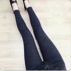 Quần Jean Vải Xước Hàng Co Giãn Lưng Cao Màu Đen Muối Tiêu