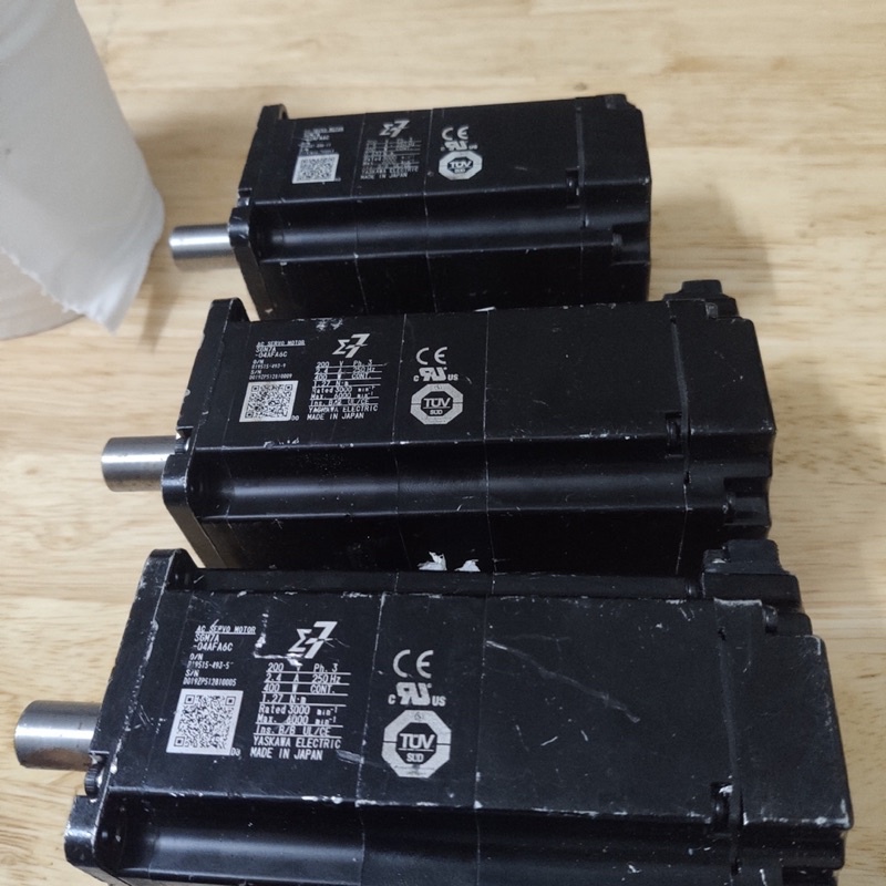 Động cơ servo yaskawa Sigma7 200W