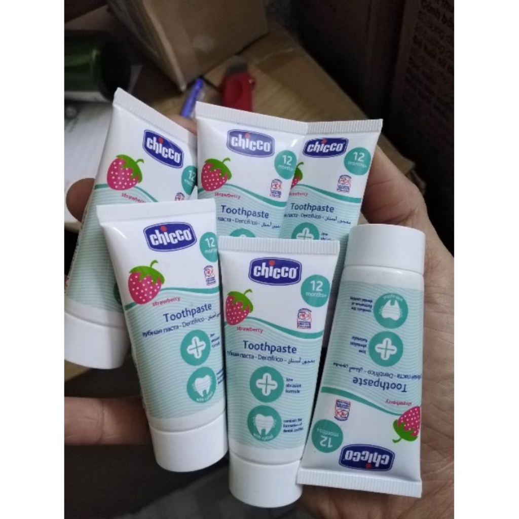 Kem Đánh Răng Hương Dâu Chicco Dành Cho Bé Từ 12 Tháng Tuổi Giúp Bảo Vệ Răng Chắc Khỏe 50ml