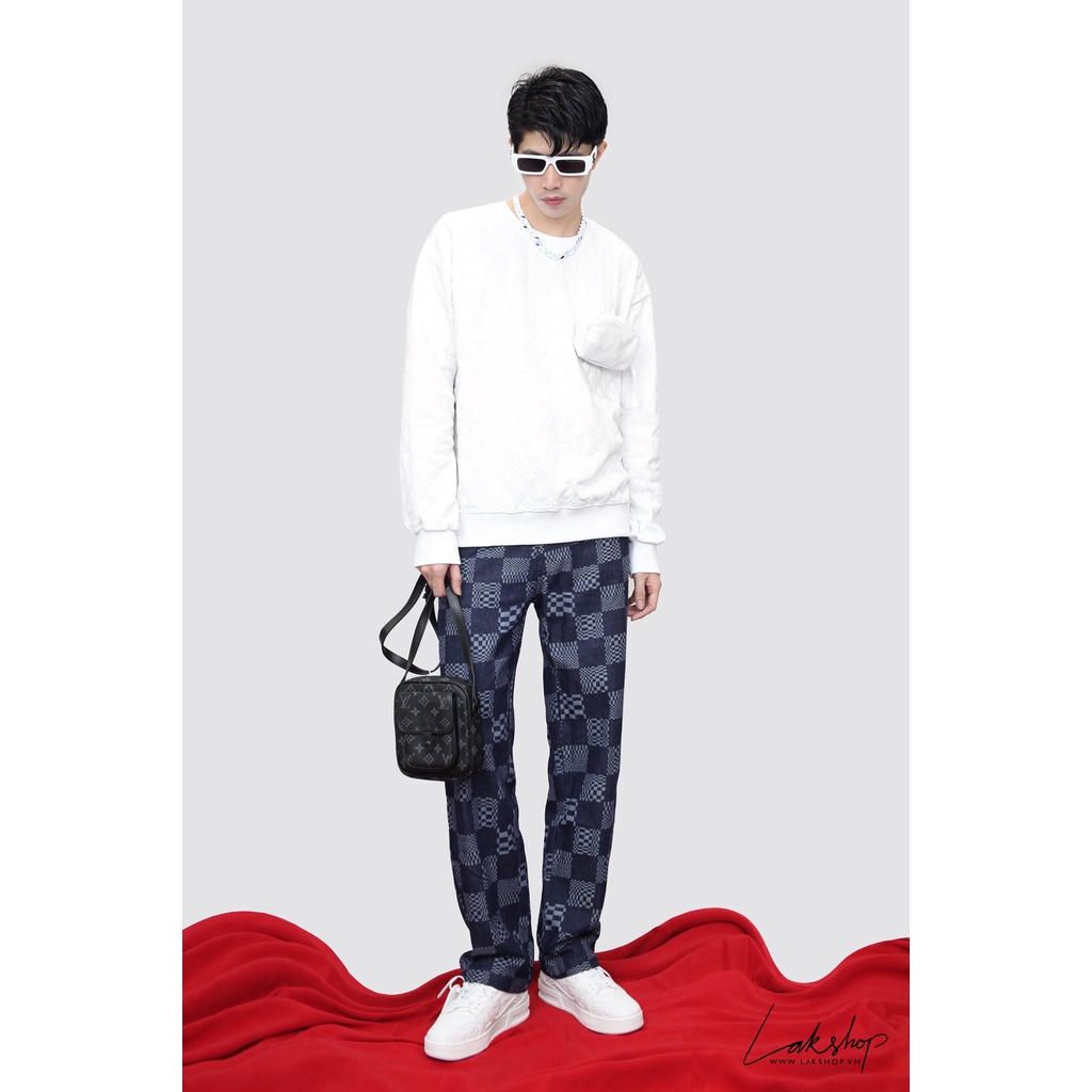 Áo nỉ Luon Vuituoi Monogram Pocket White Sweatshirt
