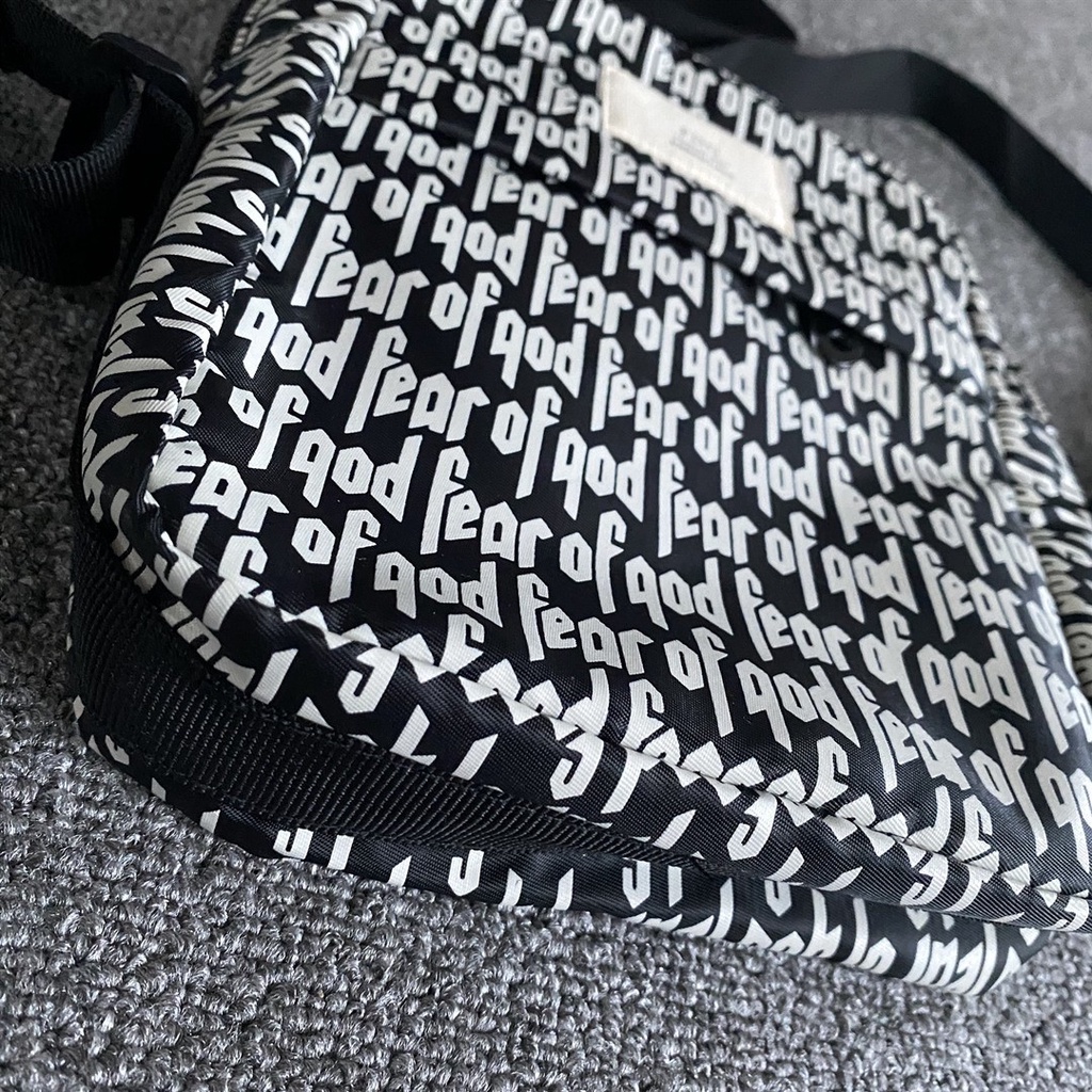 Túi Đeo hông Fear of God 6th, Túi đeo chéo FOG họa tiết full chữ, chất liệu vải, Size 18x22 cm BapeVN