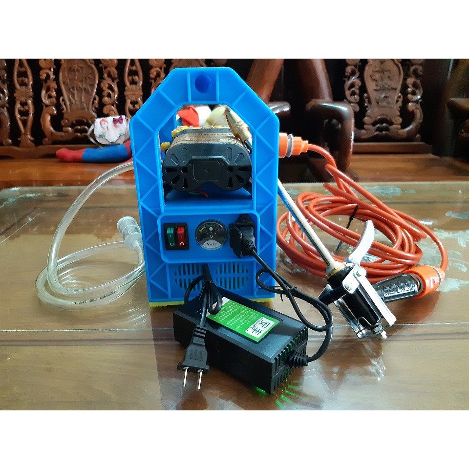 Bình phun thuốc trừ sâu xách tay 12v-12AH cực mạnh.