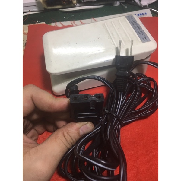 Bàn ga  máy may gia đình.