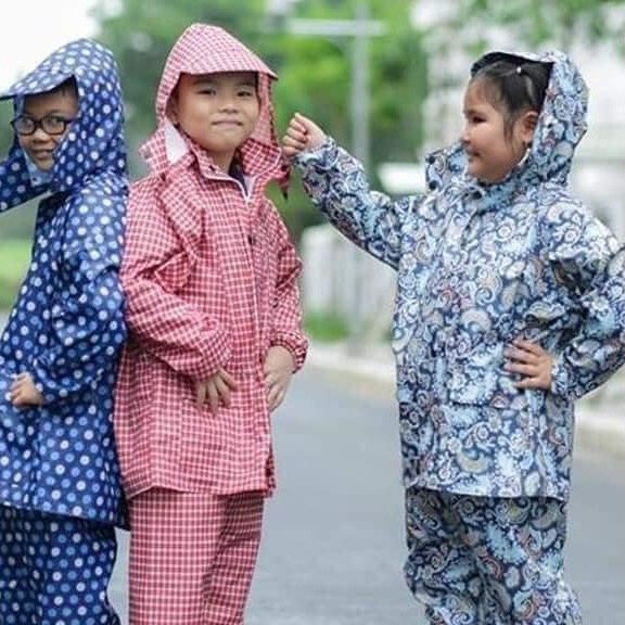 Áo Mưa Bộ Trẻ Em Vải Dù Họa Tiết Ngộ Nghĩnh Cho Bé Hàng Việt Nam Chất Lượng Cao