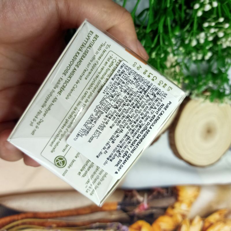 Kem dưỡng REGENERATING CREAM DAY/NIGHT 50ML của yves rocher