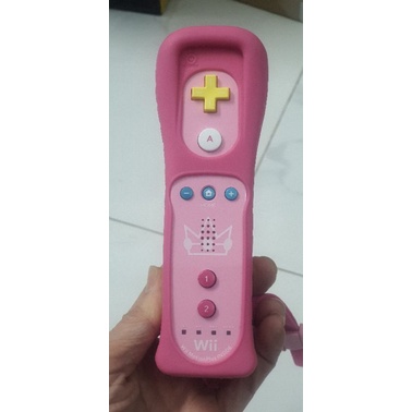 Tay Wii remote Plus Mario, Luigi, Peach, Bowser, Toss, Yoshi, Zelda bản giới hạn
