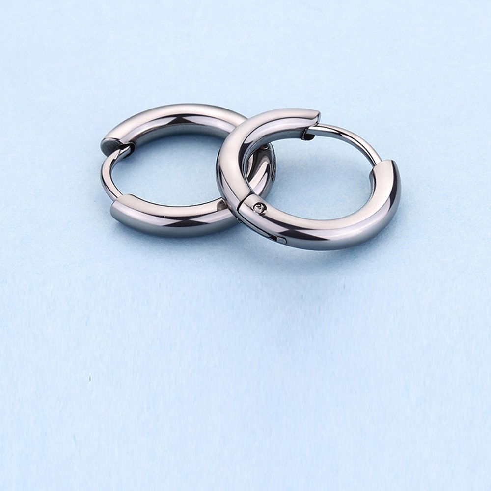 Đôi hoa tai tròn thiết kế đơn giản cho nam lẫn nữ