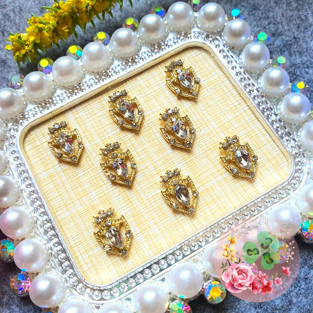 Mã CR200 . Charm kim loại đính đá trang trí móng siêu xinh.