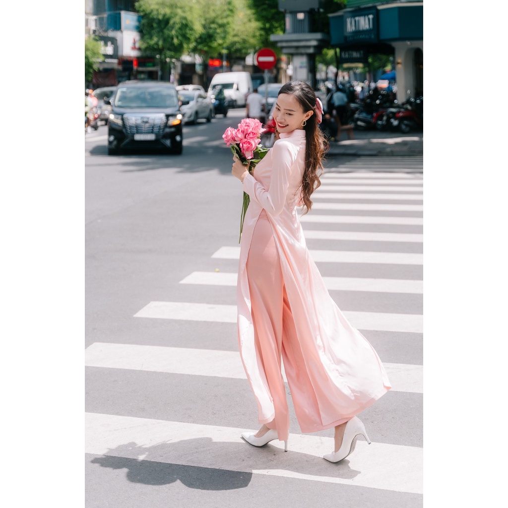 MINX - Áo Dài Lụa Thêu Tay Lan Viên