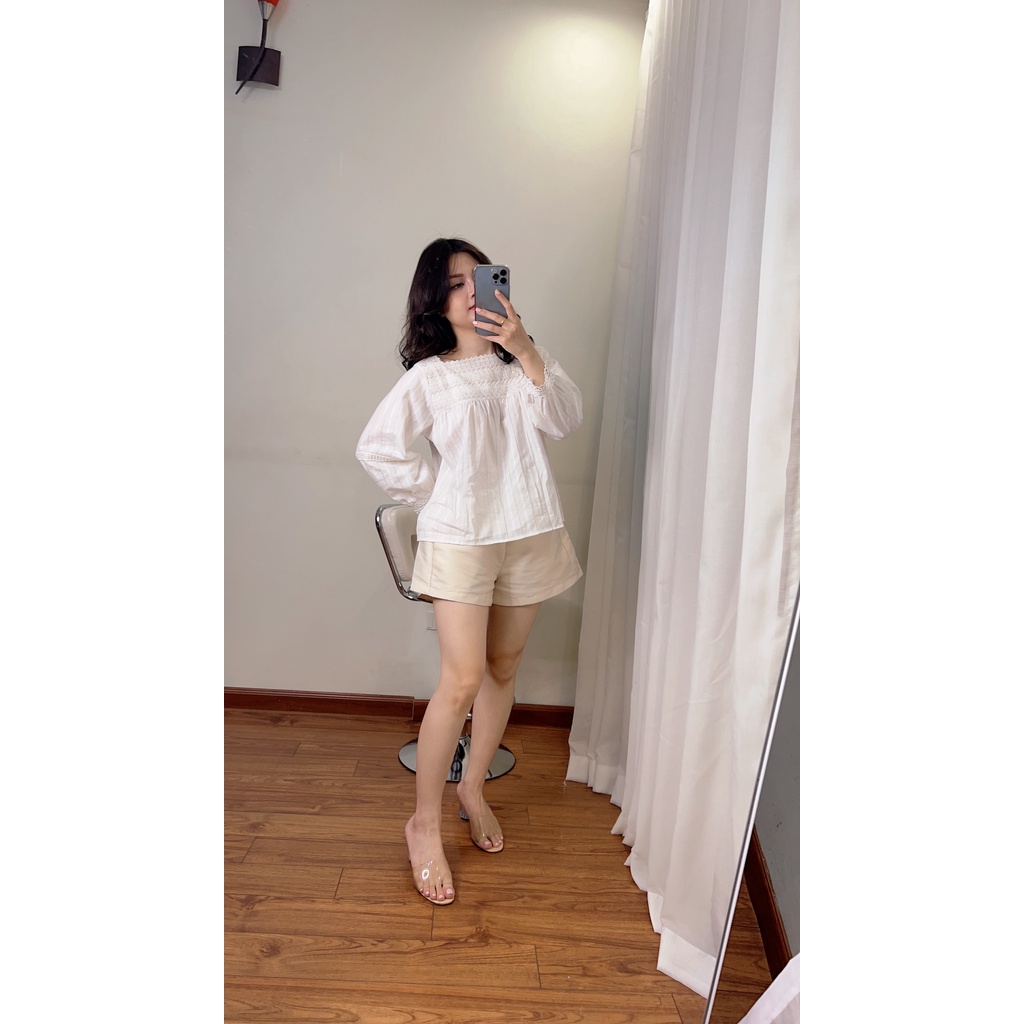 Áo baby doll dài tay cổ vuông ngực và tay áo phối ren