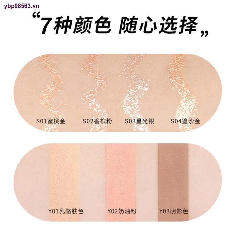 Bút kẻ mắt hai đầu màu lì và ánh ngọc trai kết hợp trang điểm bắt sáng tự nhiên
 | BigBuy360 - bigbuy360.vn