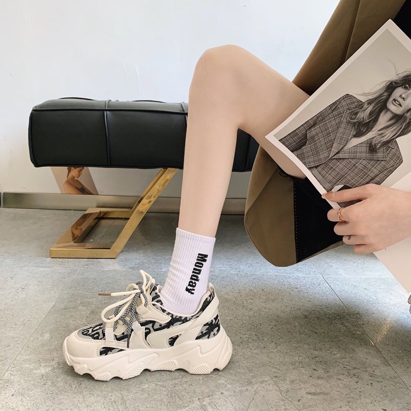 [Mã FAGREEN245 giảm 10% tối đa 30k đơn từ 99k] (VIDEO) Giày nữ thể thao phối vải Dyorr dây kẻ năng động cá tính hót hít | BigBuy360 - bigbuy360.vn