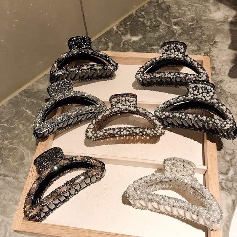 Cặp tóc quí bà lấp lánh sang trọng