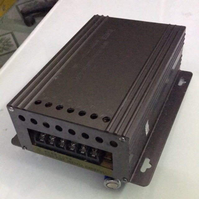 Nguồn tổng 12V -15A cho Camera và biển LED