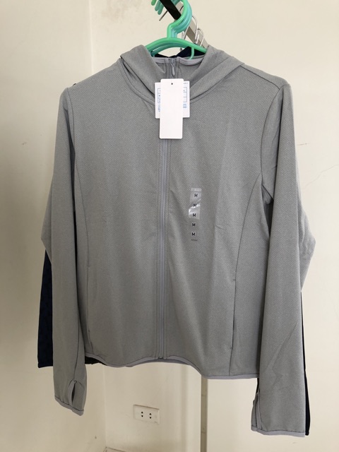 Áo chống nắng Uniqlo UV cut airism | BigBuy360 - bigbuy360.vn