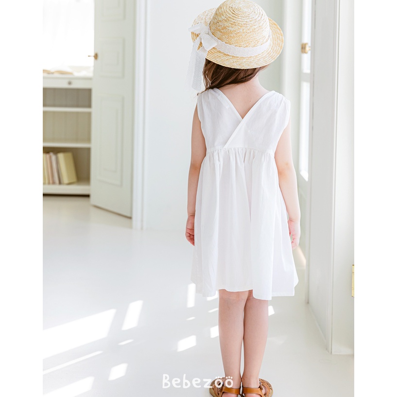 Váy bé gái Hàn Quốc Bebezoo cao cấp _ Cổ V trắng
