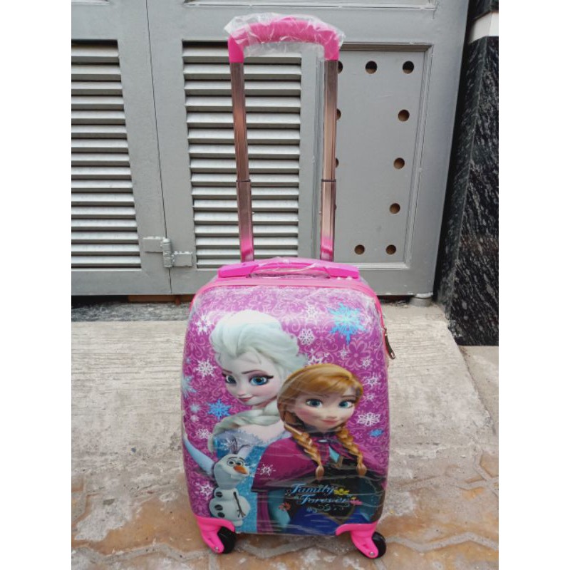 VALI KÉO ELSA VÀ ANNA