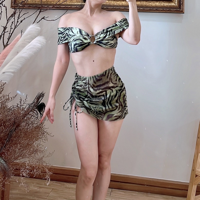 Set bikini 3 món thiết kế áo trễ vai độc đáo