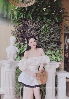 Áo trễ vai lụa kèm đai