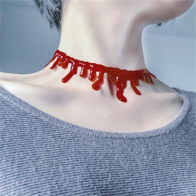 Chocker máu. Hoá trang Halloween
