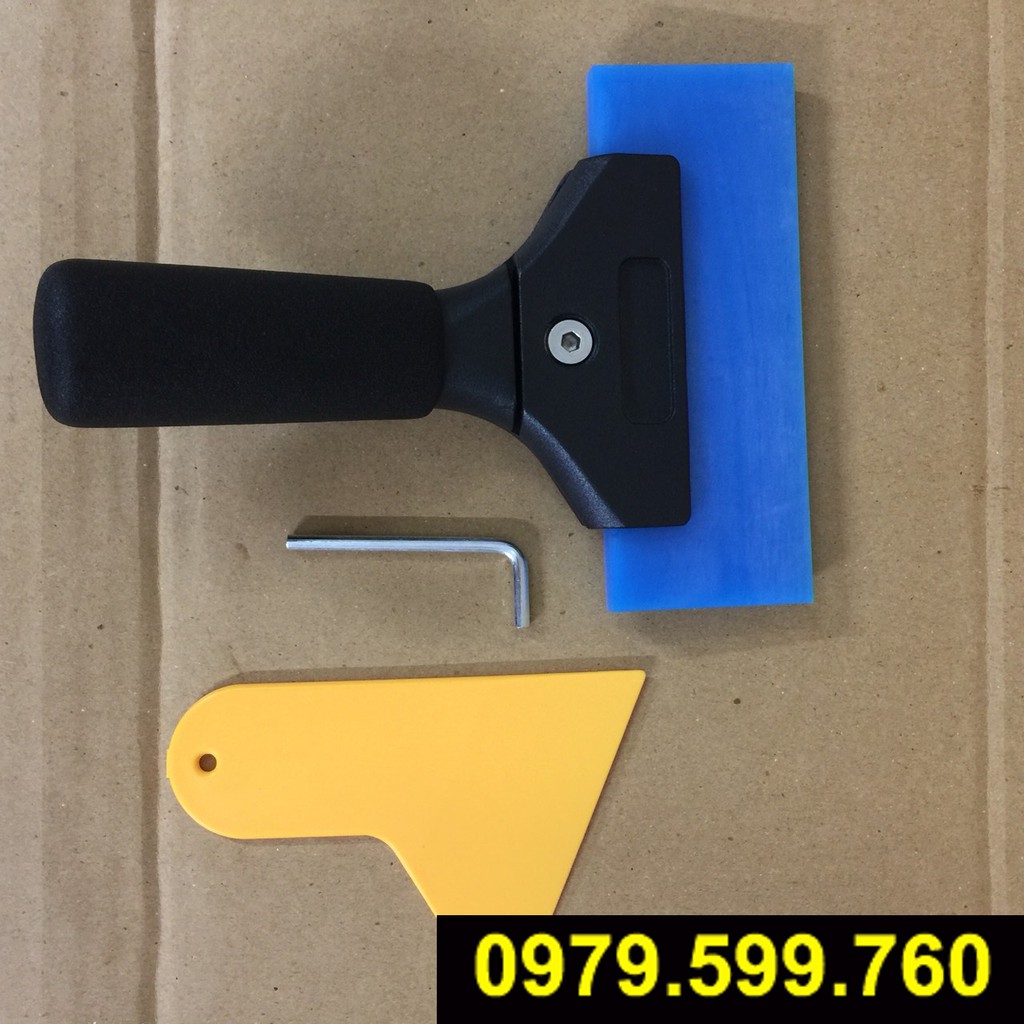 Tay gạt dán phim Bluemax [ Cao Cấp ] tặng kèm lược phim nhỏ
