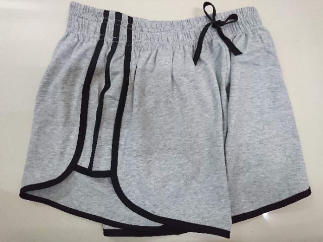 Quần đùi short nữ  thun cotton 100% thiết kế 3 sọc viền thể thao bên hông co giãn thoải mái thich hợp mặc nhà, tập gym.