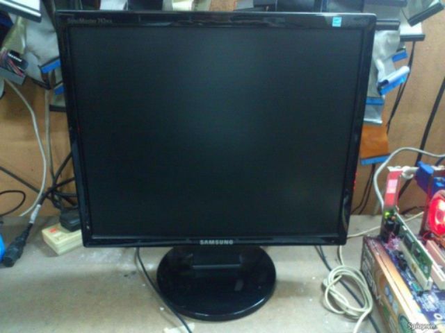 Màn hình 17 in vuông - cực đẹp | BigBuy360 - bigbuy360.vn