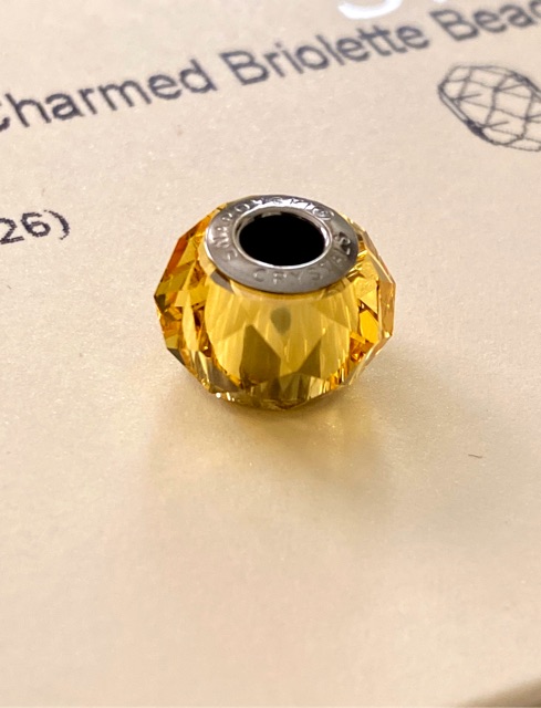 Charm pha lê Swarovski chính hãng siêu đẹp , có nhiều màu cực đẹp