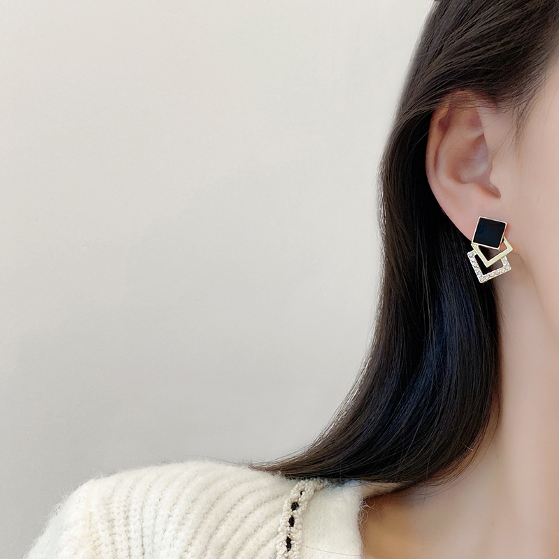 Khuyên Tai Hình Vuông Đính Đá Sang Trọng Phong Cách Hàn Quốc