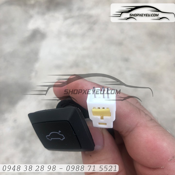 Nút mở cốp mazda 3 sedan facelift . Cắm giắc