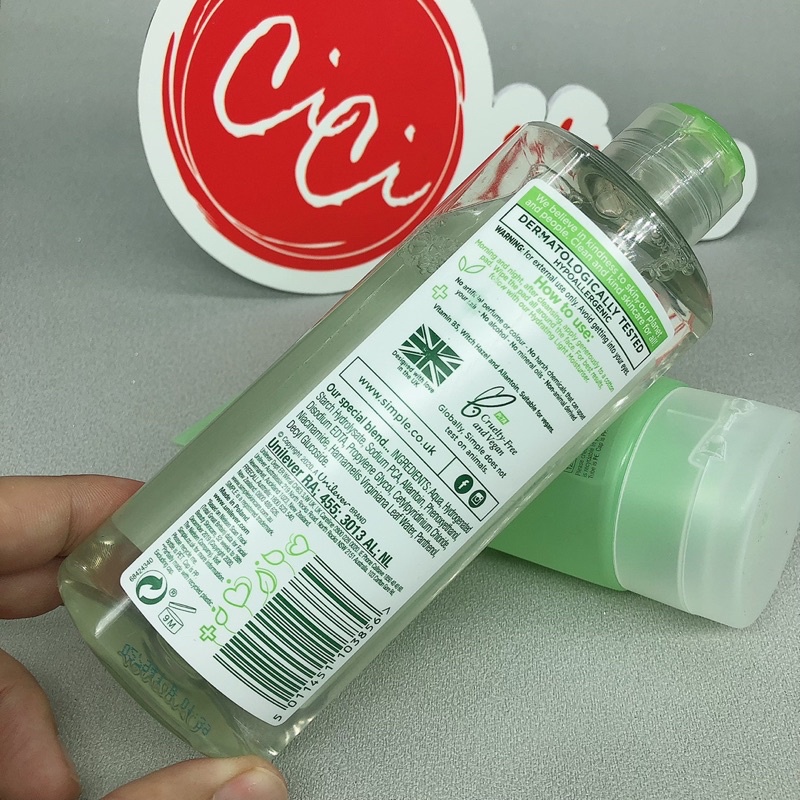 Bộ sản phẩm chăm sóc da Sữa rửa mặt, tẩy trang, toner Simple, dịu nhẹ cho da nhạy cảm mẫu mới