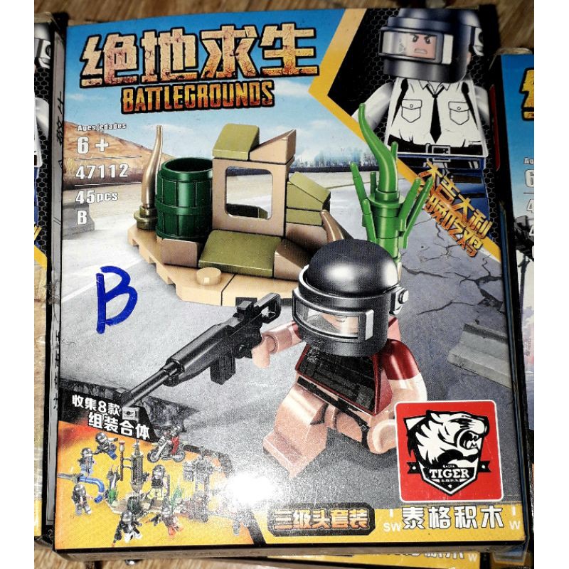 Lắp ráp 1 hộp LegoBattleguonds 47112 có nhiều chi tiết