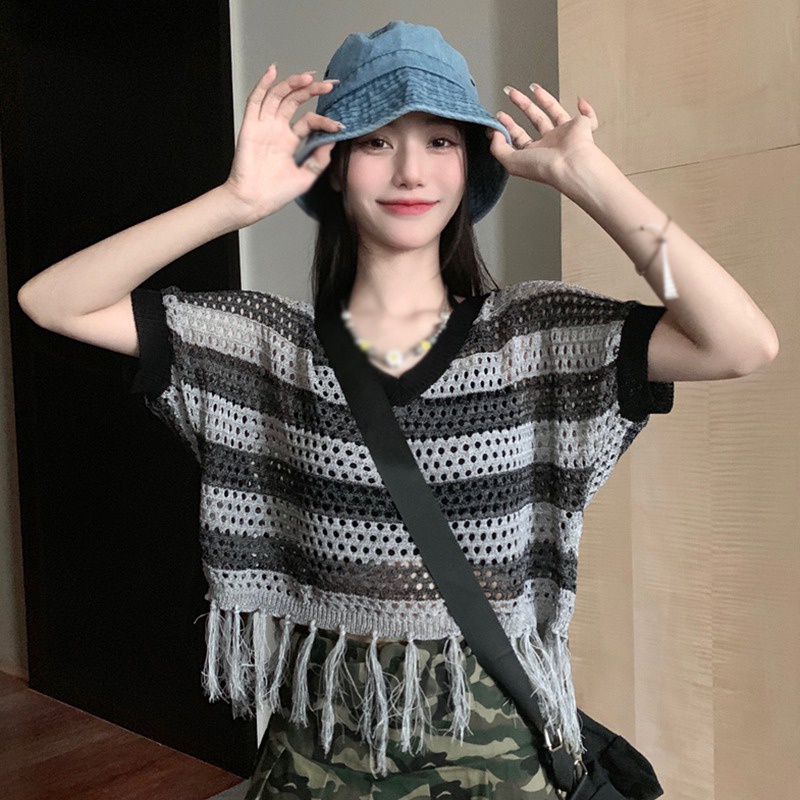 Áo Dệt Kim Tay Dài Dáng Rộng Cổ Chữ V Phối Tua Rua Họa Tiết Kẻ Sọc Thời Trang Hàn Quốc Cho Nữ