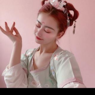 Kim quan đội đầu Cổ trang